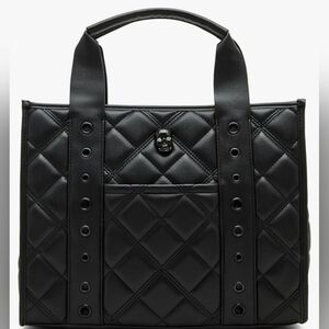 🔹️Betsey Johnson🔹️ black Skull Tote Handbag or shoulder bag ✨️🖤